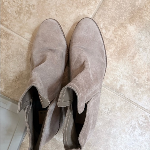 Dolce Vita Suede Tan Tessy Booties - Picture 13 of 15
